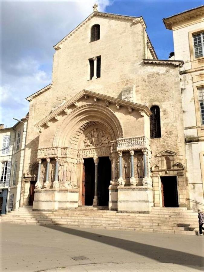 Appartement à deux pas de la place du forum Arles Esterno foto